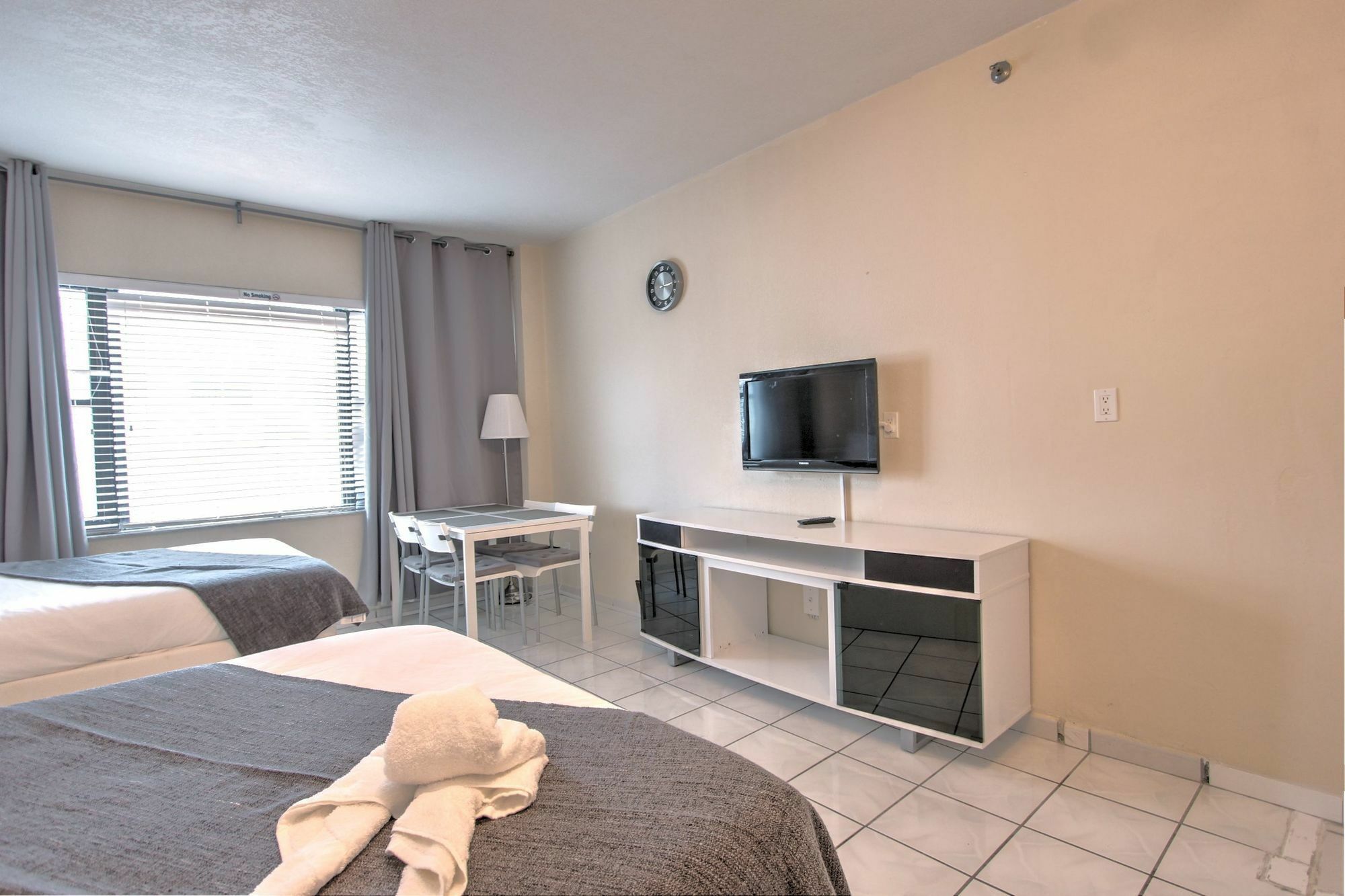 Private Apartments At The Casablanca Miami Beach Exterior foto