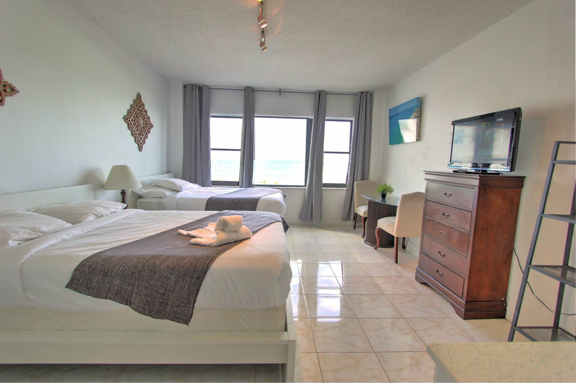 Private Apartments At The Casablanca Miami Beach Exterior foto