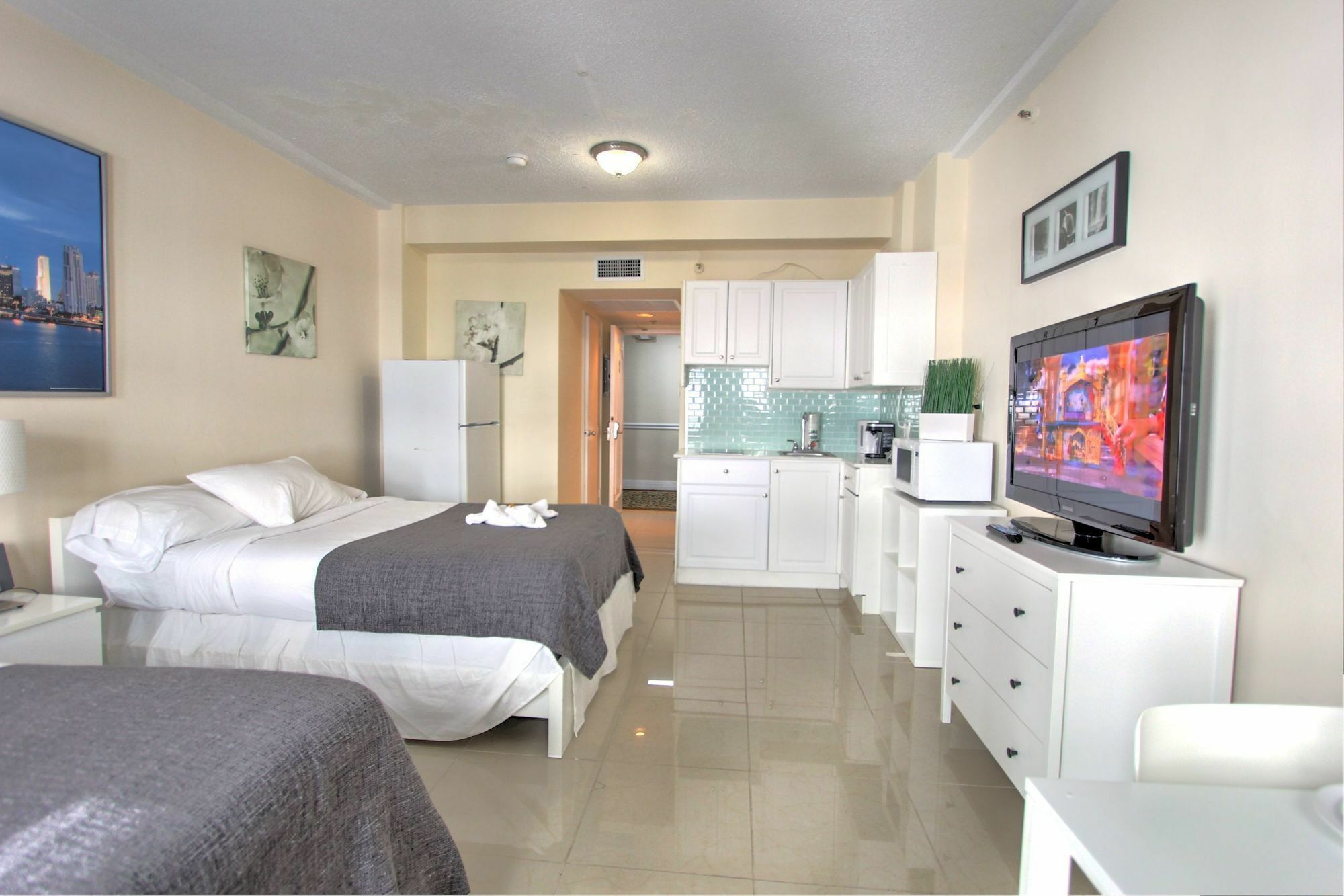 Private Apartments At The Casablanca Miami Beach Exterior foto