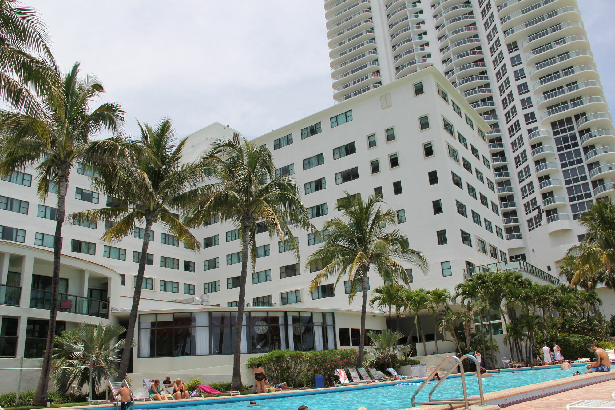 Private Apartments At The Casablanca Miami Beach Exterior foto